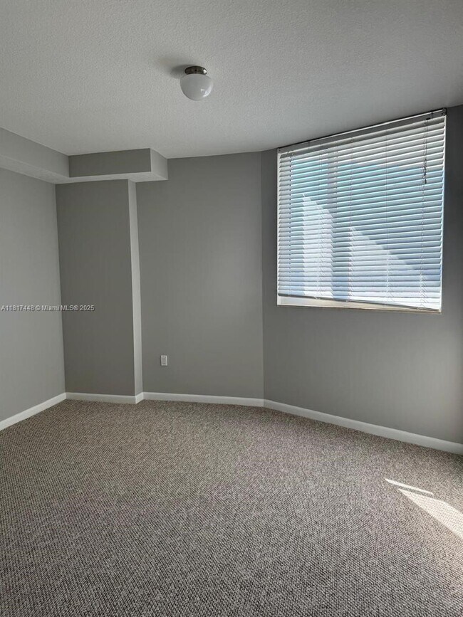 Foto del edificio - 1551 N Flagler Dr