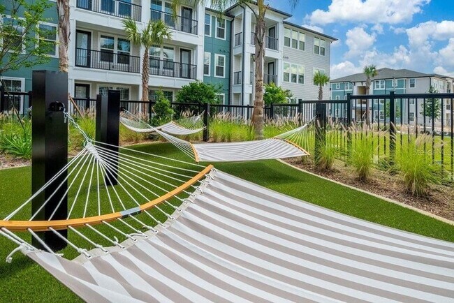 Foto del edificio - 15000 Stratus Lp