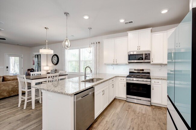 Building Photo - 6170 High Top Ln