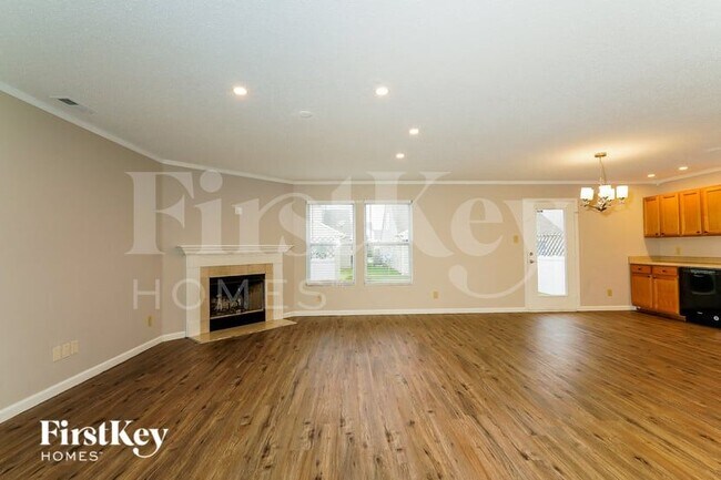 Foto del edificio - 8410 Wanda Lake Dr