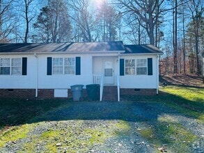 Building Photo - 304 Poplar St