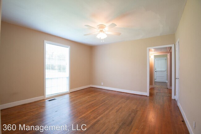 Foto del edificio - 3 br, 2 bath House - 928 E. Glenn Ave