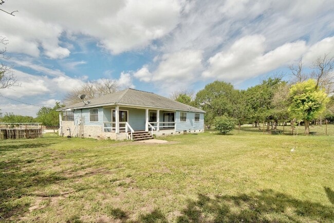 Building Photo - 105 Deep Lake Cir