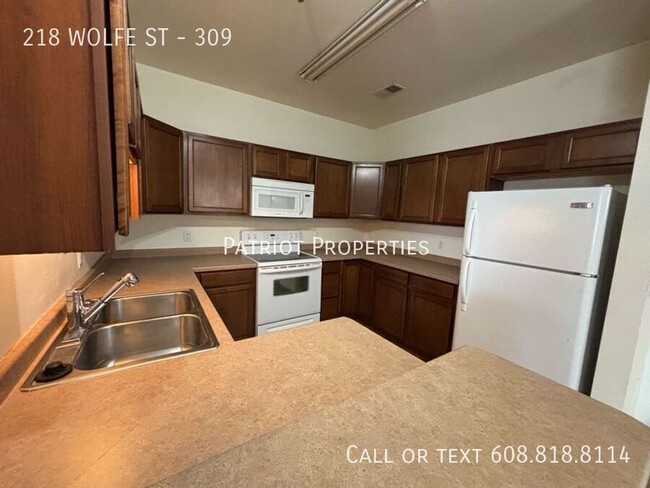 Foto del edificio - 2 bedroom/ 1 bath in Oregon, WI