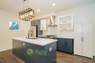 Building Photo - 3609 S Findlay St