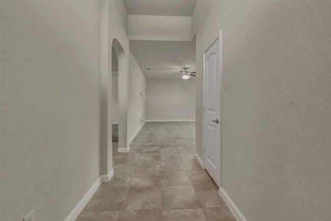 Foto del edificio - 9528 Blaine Dr