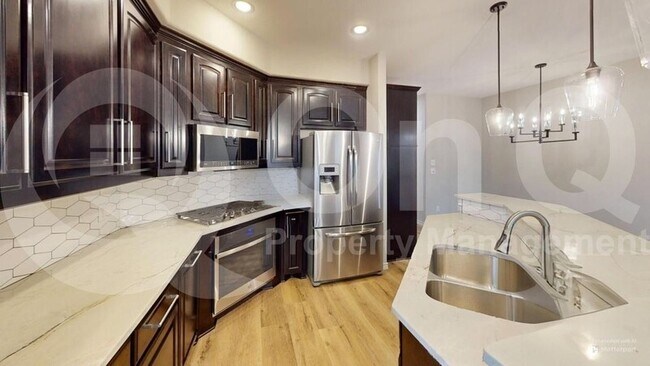 Building Photo - 5735 Knox Dr