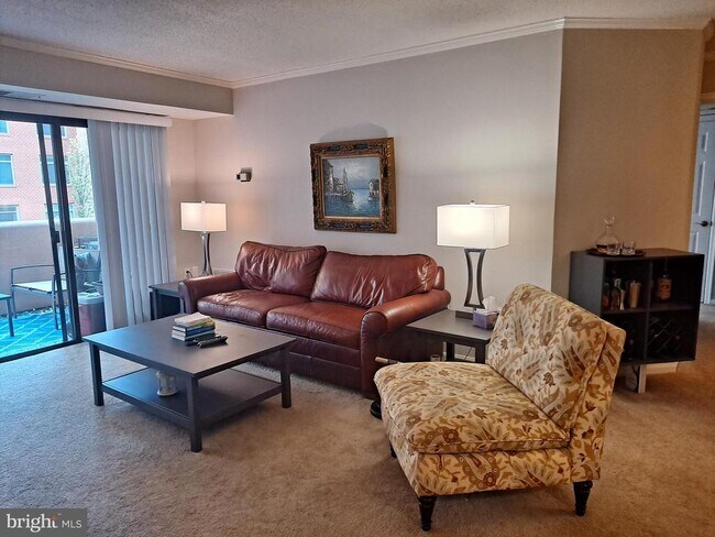 Foto del edificio - 1301 N Courthouse Rd
