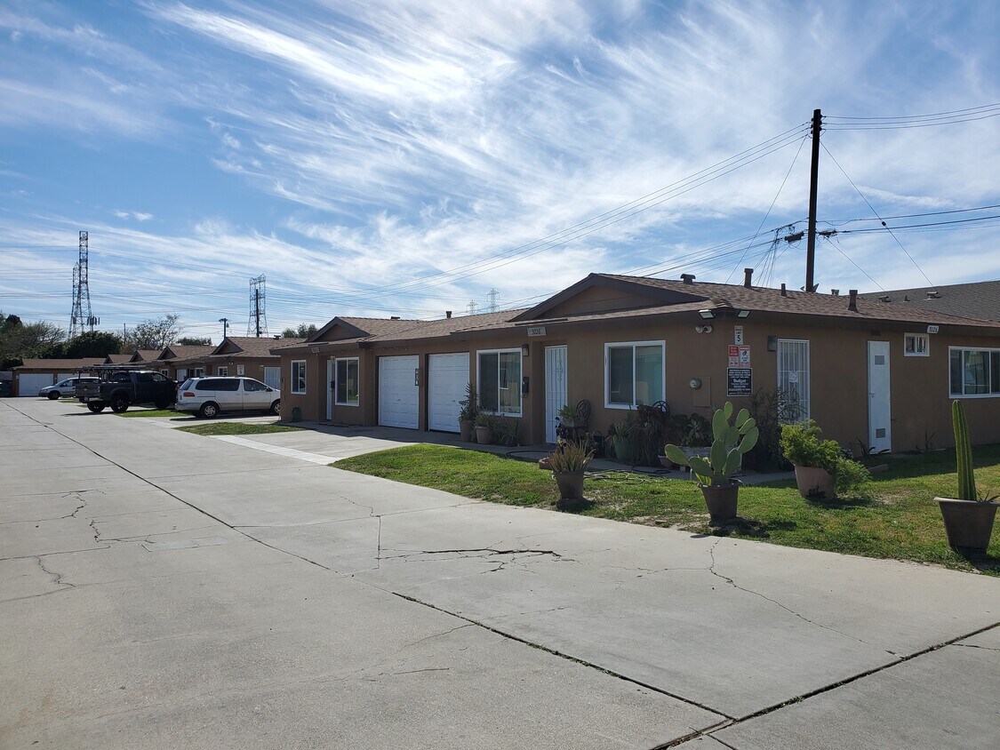 Primary Photo - Cedar Apartments
