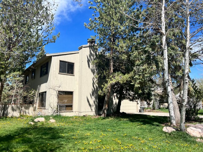 Building Photo - Classic Park Meadows Home