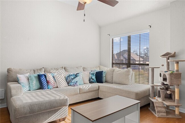 Foto del edificio - 2018 Mountain Wind Loop