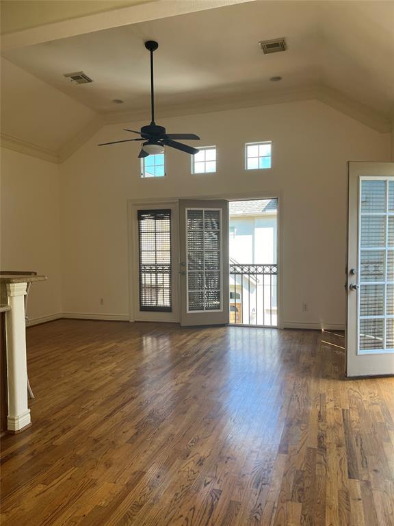 Foto del edificio - 1303 Sherwood Point Ln