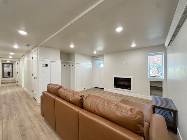 Building Photo - RR 156 Duplex