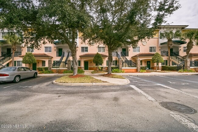 Foto del edificio - 9745 Touchton Rd