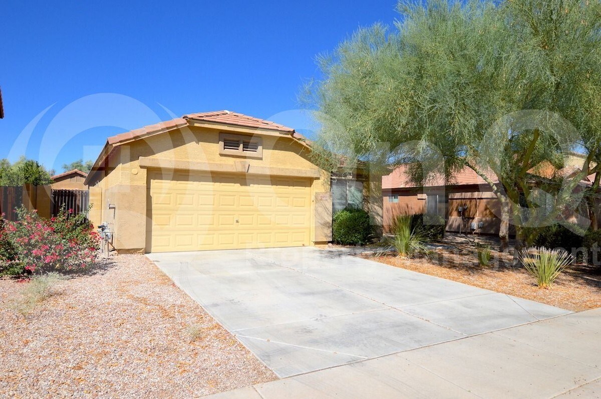 Primary Photo - 2908 W Gold Dust Ave