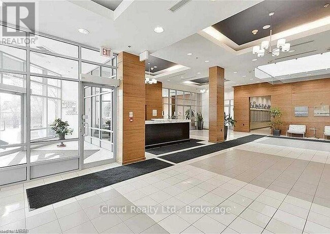 Building Photo - 33-433 Elm Dr W