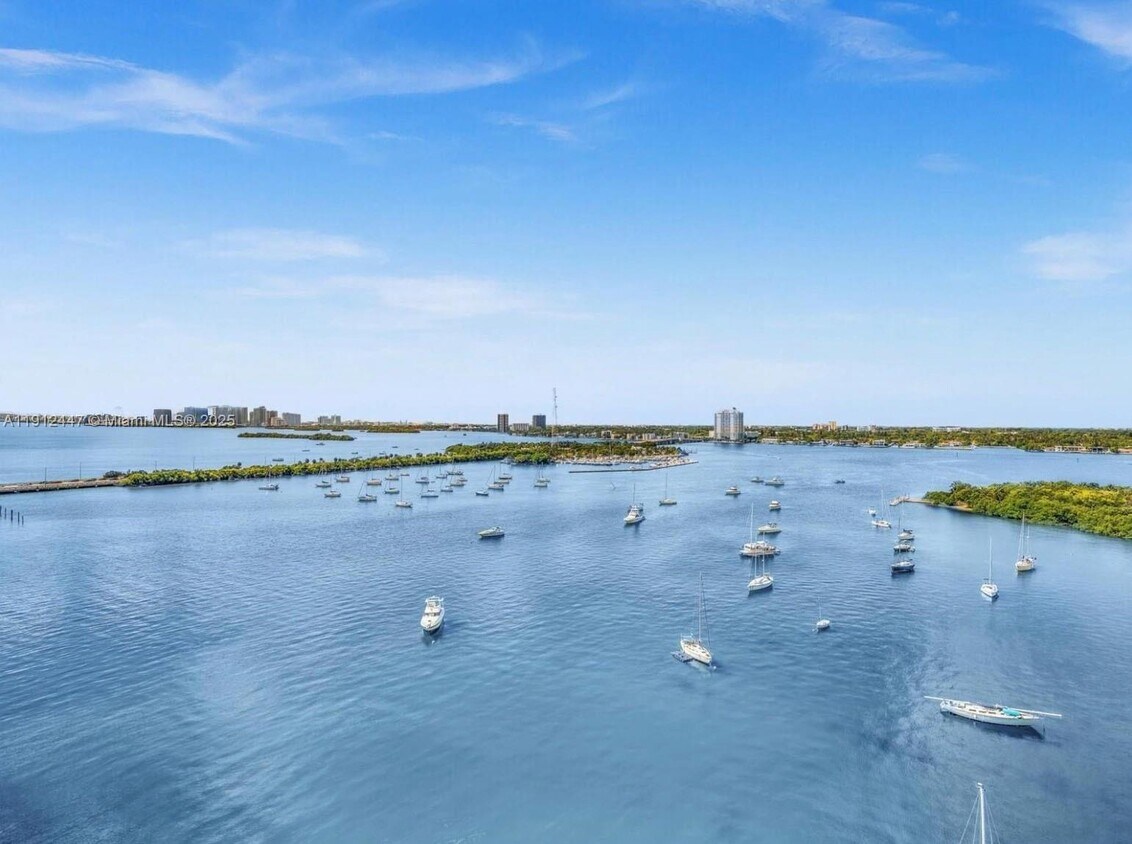 Primary Photo - 7934 West Dr