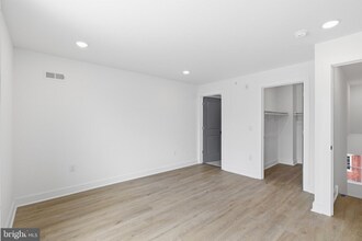Building Photo - 630 W Cumberland St