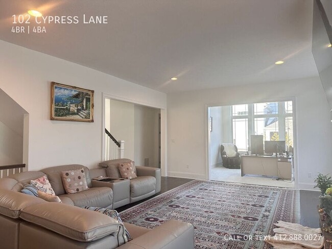 Foto del edificio - 102 Cypress Ln