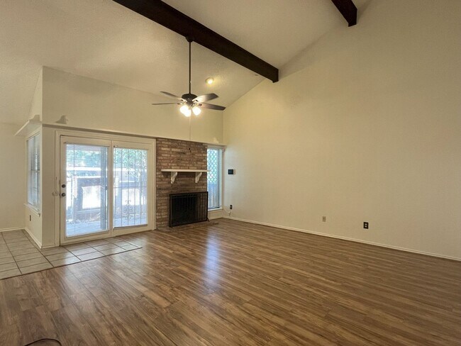 Foto del edificio - Big 3/2 Townhome Close to Downtown