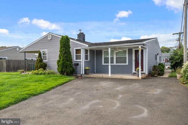 Building Photo - 47 Glenwood Ln