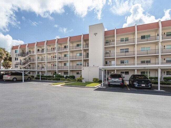 Foto del edificio - 220 Santa Maria St
