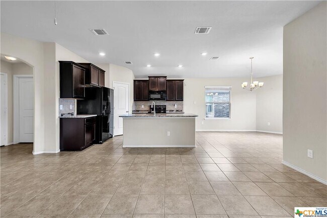 Building Photo - 5522 Perdita Dr