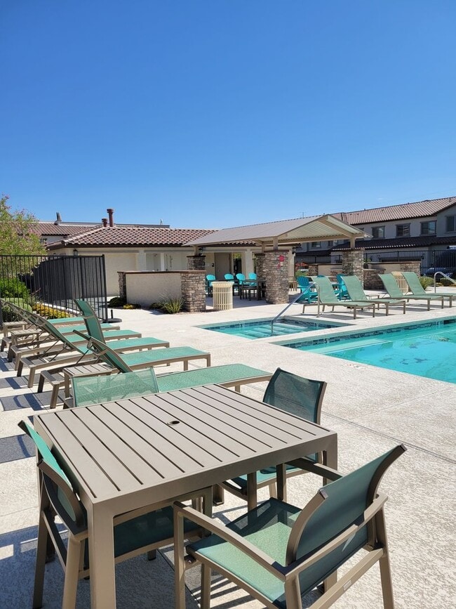 Building Photo - Beautiful 2 story with Roof Top Deck