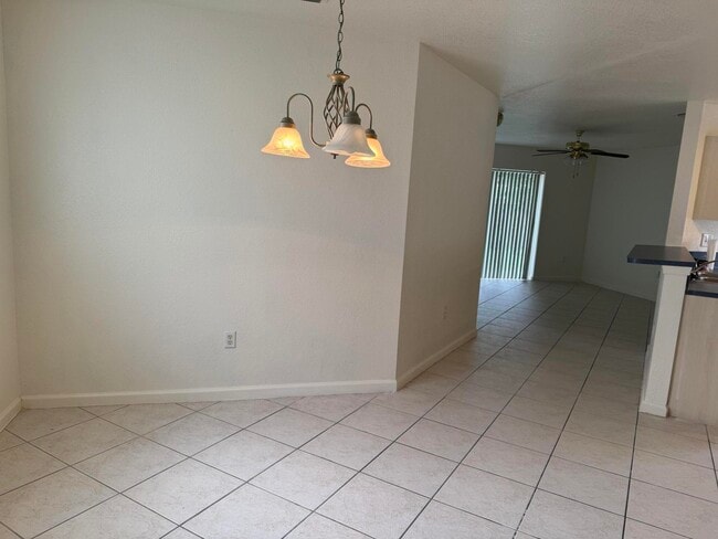 Foto del edificio - 1364 Climbing Rose Ln