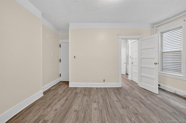 Building Photo - 52 Groshon Ave