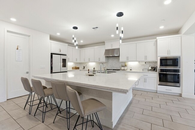 Building Photo - 3037 Copley Dr