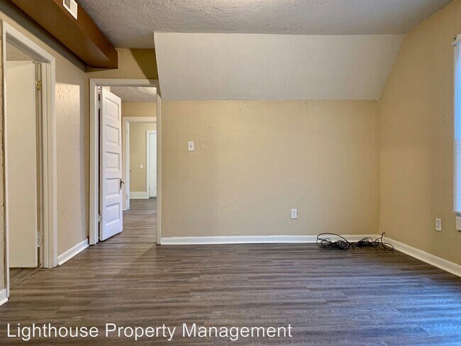 Foto del edificio - 611-613 Prospect Ave NE
