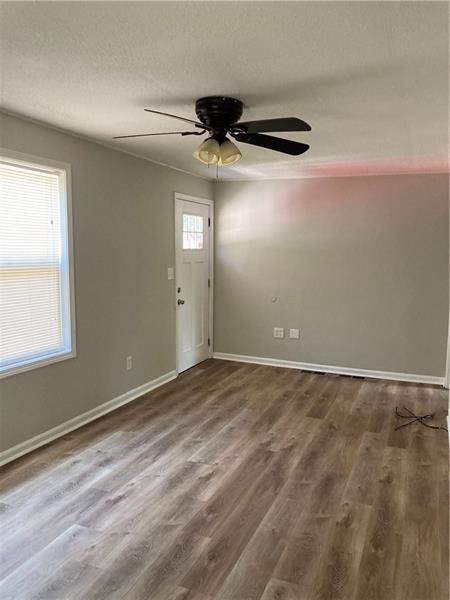 Foto del edificio - 4624 Pinecrest Dr