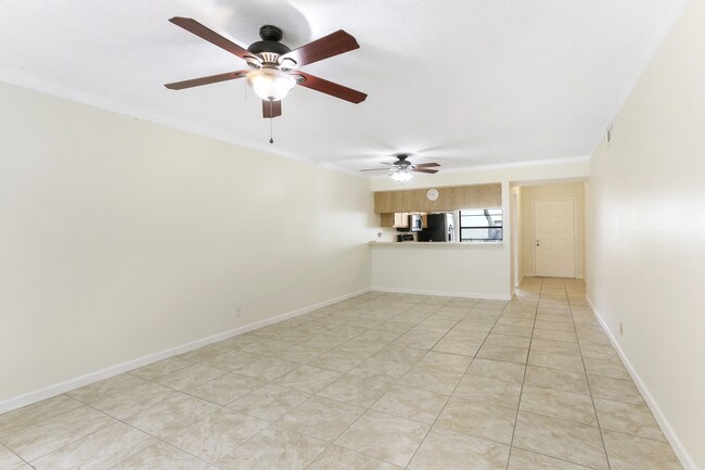 Building Photo - 1901 Sabal Ridge Ct
