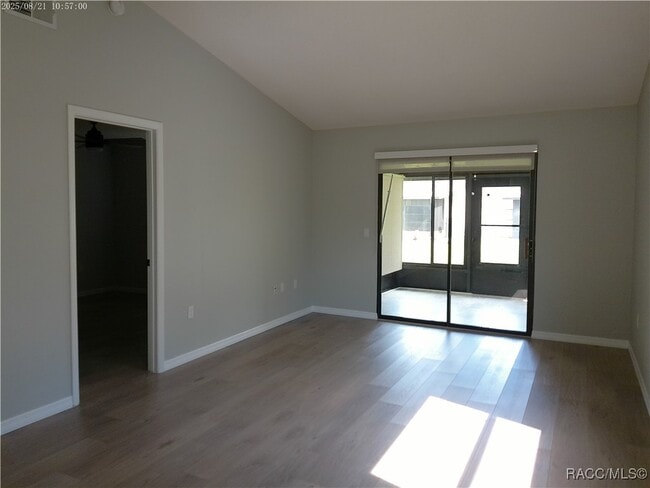 Building Photo - 1870 Arrowwood Ln
