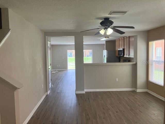 Foto del edificio - 6922 Hawthorne Trace Ln