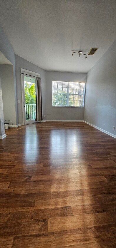 Foto principal - 3078 Laurel Ridge Cir