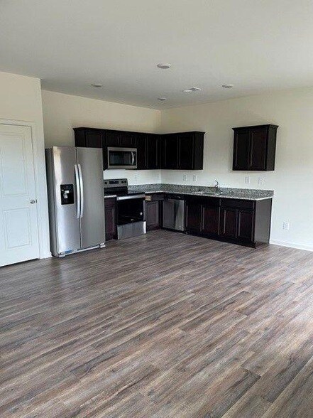 Foto del edificio - 241 Grand Central Wy