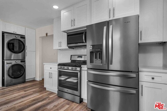 Building Photo - 11575 Riverside Dr