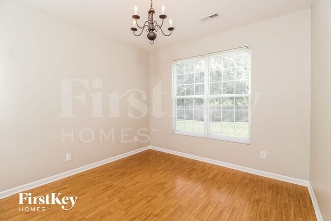 Foto del edificio - 3503 Throughbrook Ct
