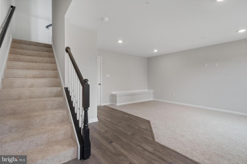 Foto principal - 8710 Tavern St