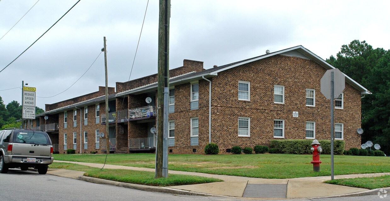 Primary Photo - 505-515 Peyton St