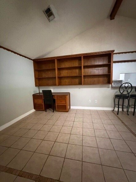 Foto del edificio - 1507 Sierra Dr