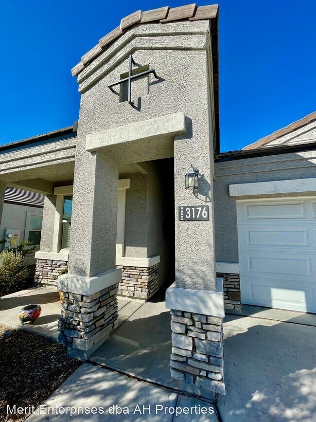 Foto del edificio - 4 br, 2 bath House - 3176 N LAINEY LN