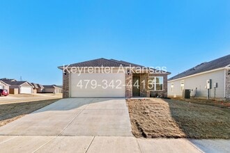 Building Photo - 846 E Sparrow Cir