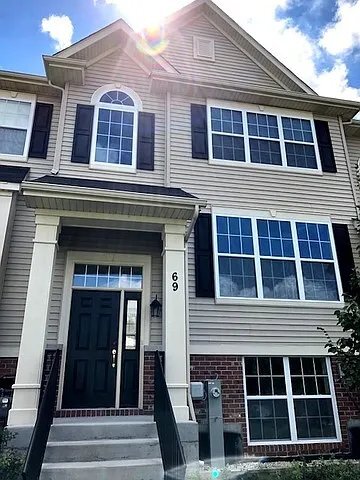 Foto del edificio - 69 Melrose Ct