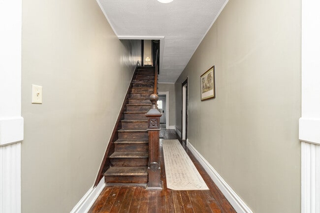 Building Photo - 816 Prince St