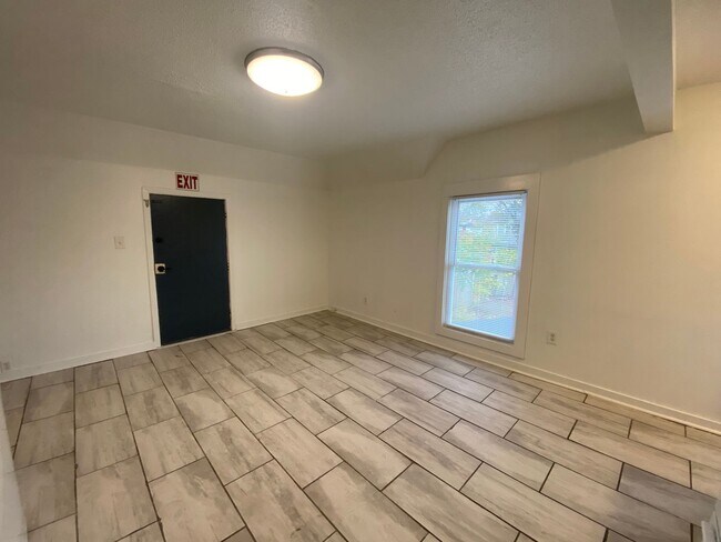 Building Photo - 1118 26th St