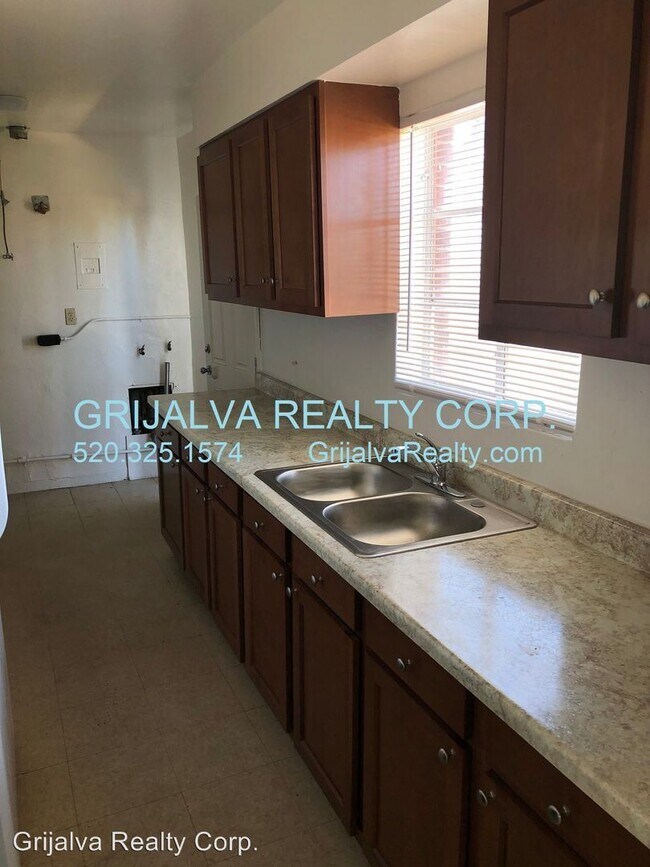 Foto del edificio - 4525 E 17th St