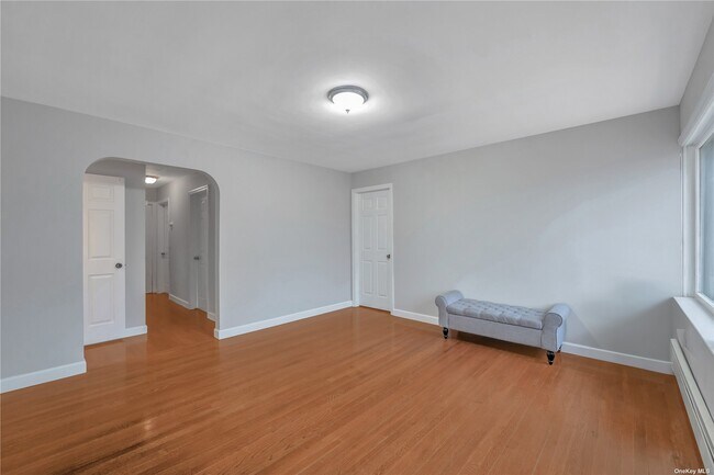 Building Photo - 10 Spruce St